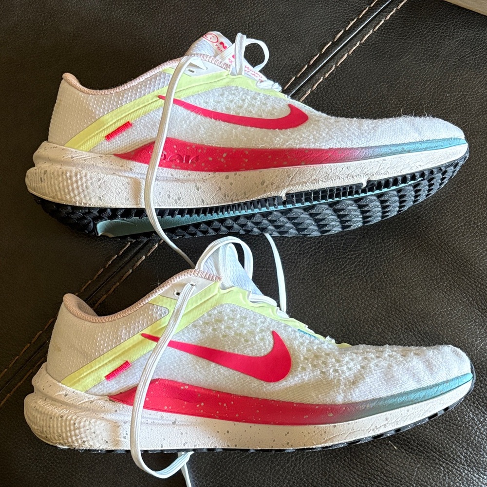 Nike Winflo 10 running sneakers